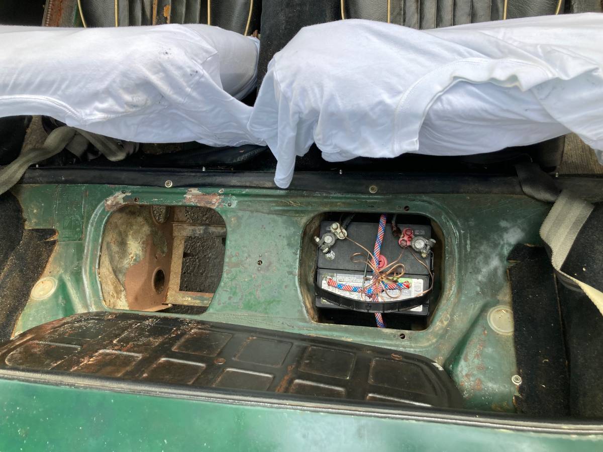 Mgb-convertible-1968-green-10