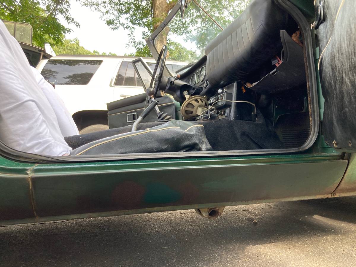 Mgb-convertible-1968-green-12