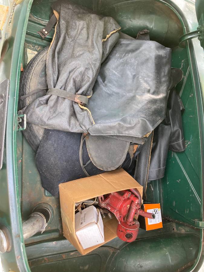 Mgb-convertible-1968-green-16