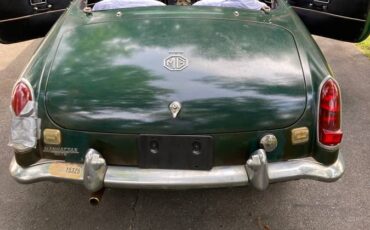 Mgb-convertible-1968-green-19