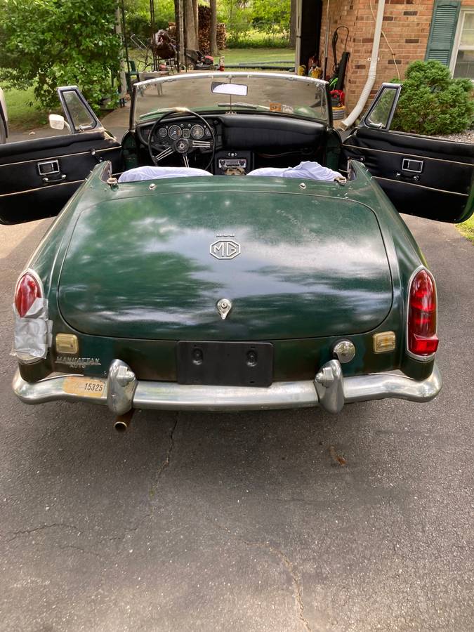Mgb-convertible-1968-green-19