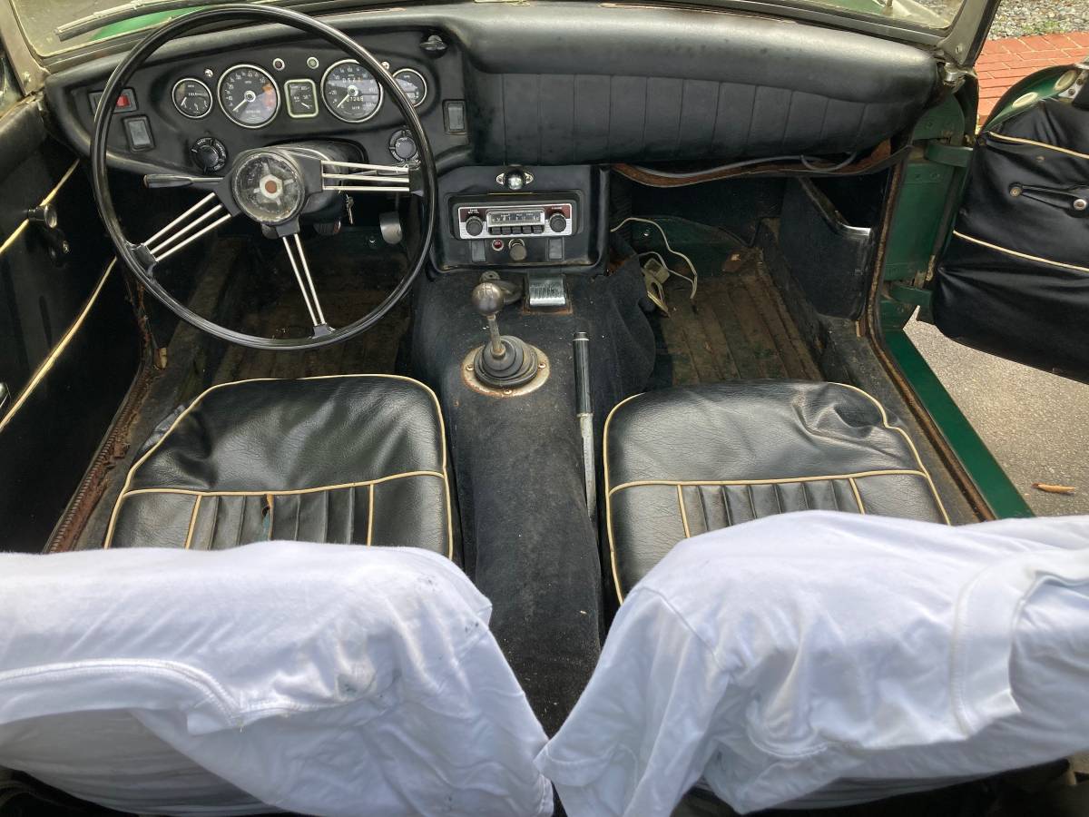 Mgb-convertible-1968-green-20