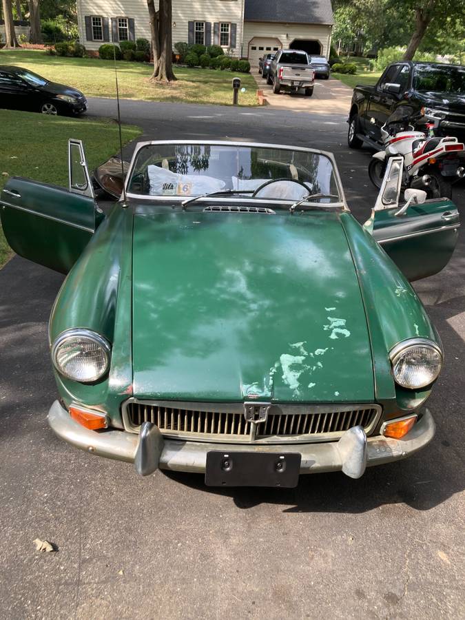 Mgb-convertible-1968-green-9