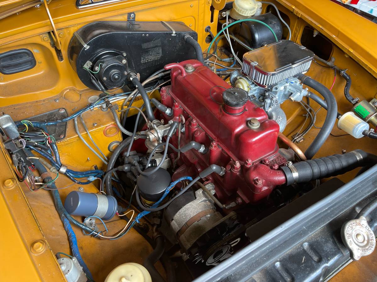 Mgb-convertible-1969-yellow-11