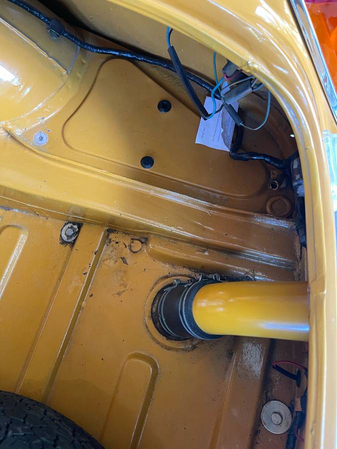 Mgb-convertible-1969-yellow-15