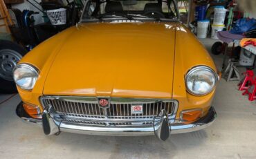 Mgb-convertible-1969-yellow-17