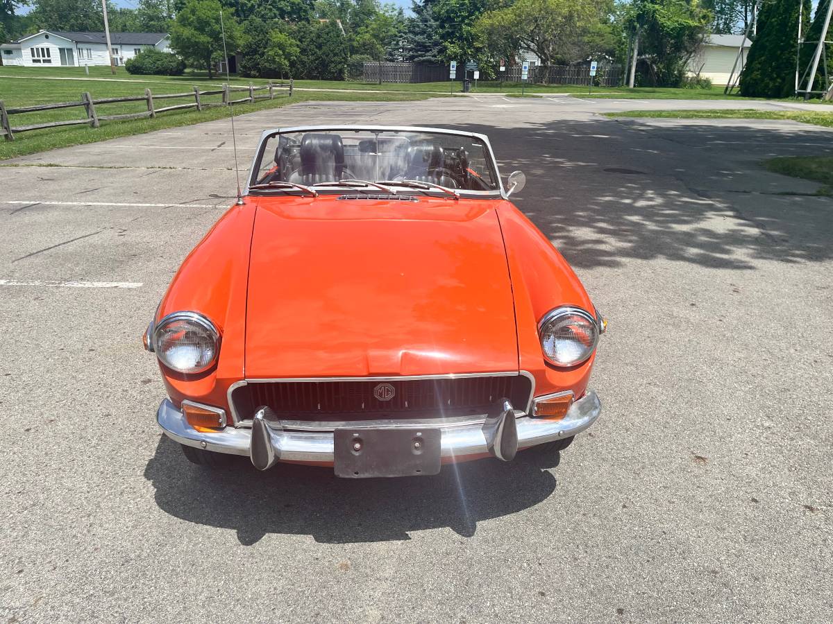 Mgb-convertible-1972-orange-3