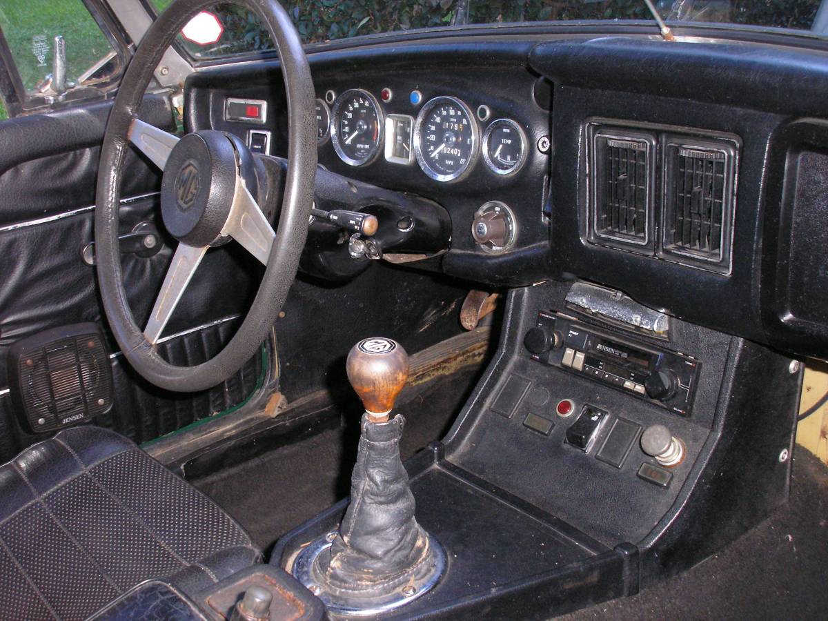 Mgb-convertible-1975-11