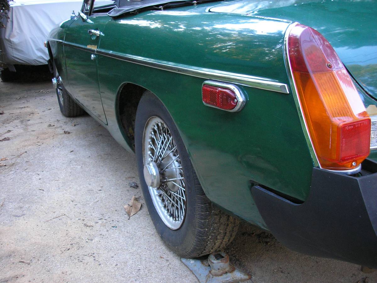 Mgb-convertible-1975-7