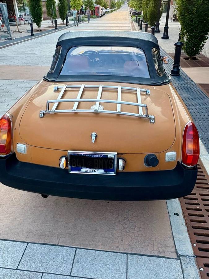 Mgb-convertible-1975-orange-1