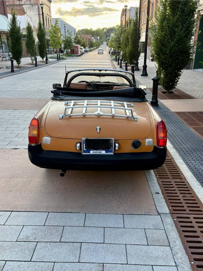 Mgb-convertible-1975-orange-14