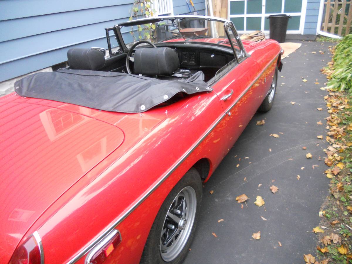 Mgb-convertible-1976-orange-17