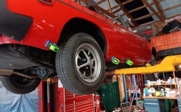 Mgb-convertible-1976-orange-7