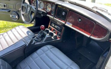 Mgb-convertible-1976-white-11