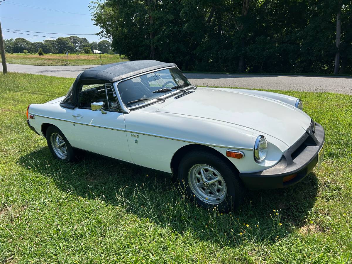 Mgb-convertible-1976-white-7