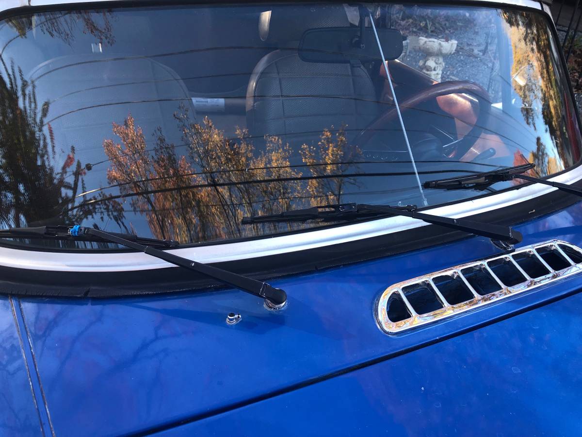 Mgb-convertible-1977-blue-11