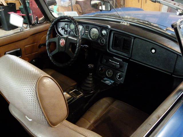 Mgb-convertible-1977-blue-12