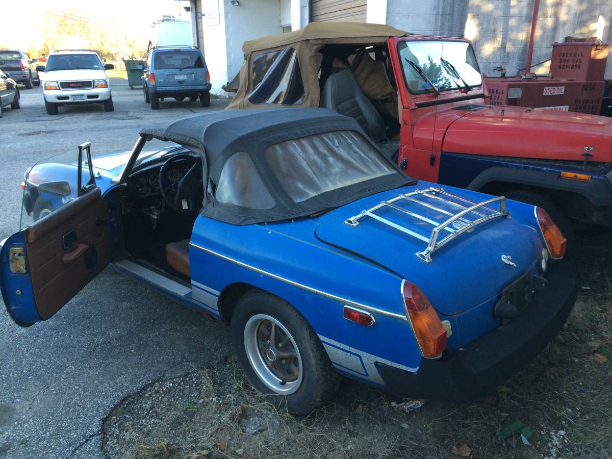 Mgb-convertible-1977-blue-14