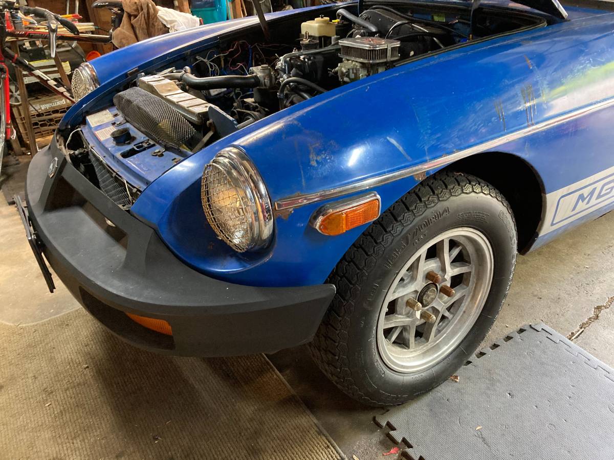 Mgb-convertible-1977-blue-17