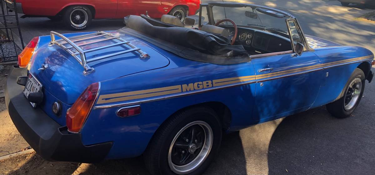 Mgb-convertible-1977-blue-17
