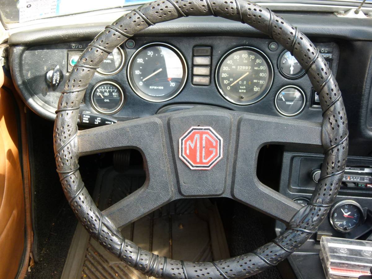 Mgb-convertible-1977-blue-6