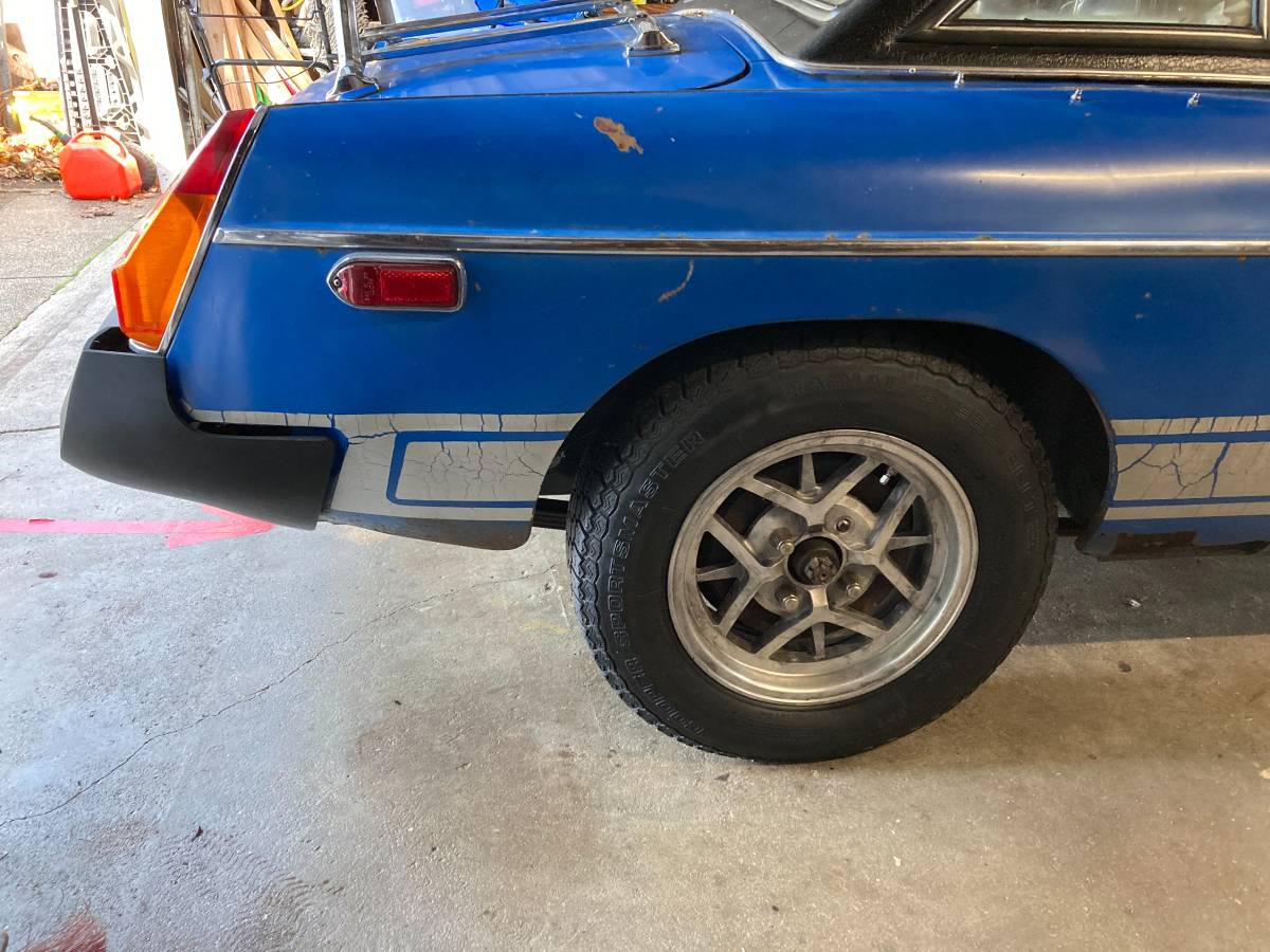 Mgb-convertible-1977-blue-8
