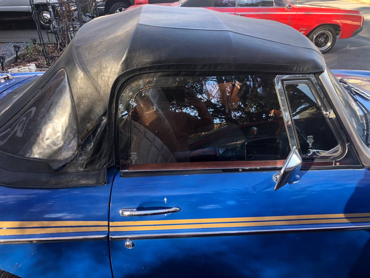 Mgb-convertible-1977-blue-8