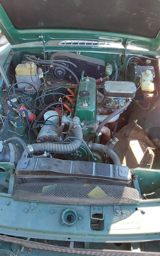 Mgb-convertible-1977-green-12