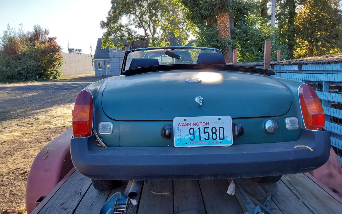 Mgb-convertible-1977-green-14