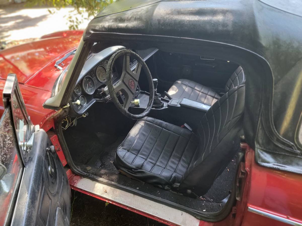 Mgb-convertible-1977-red-4