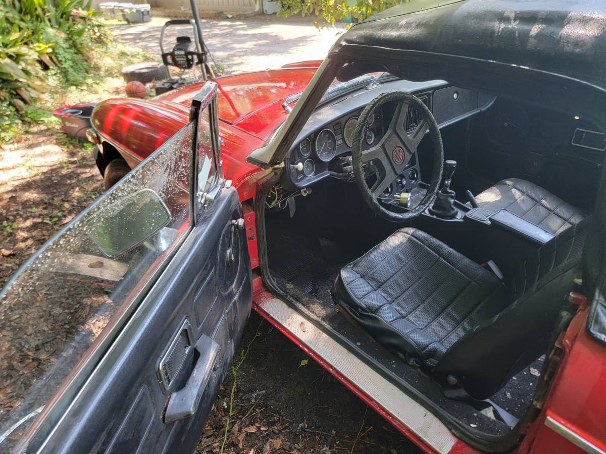 Mgb-convertible-1977-red-5