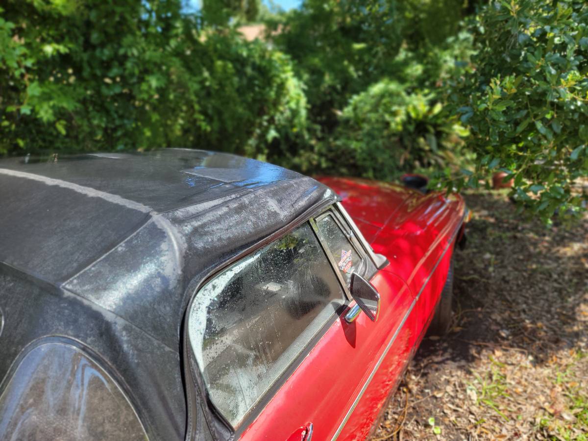 Mgb-convertible-1977-red-8