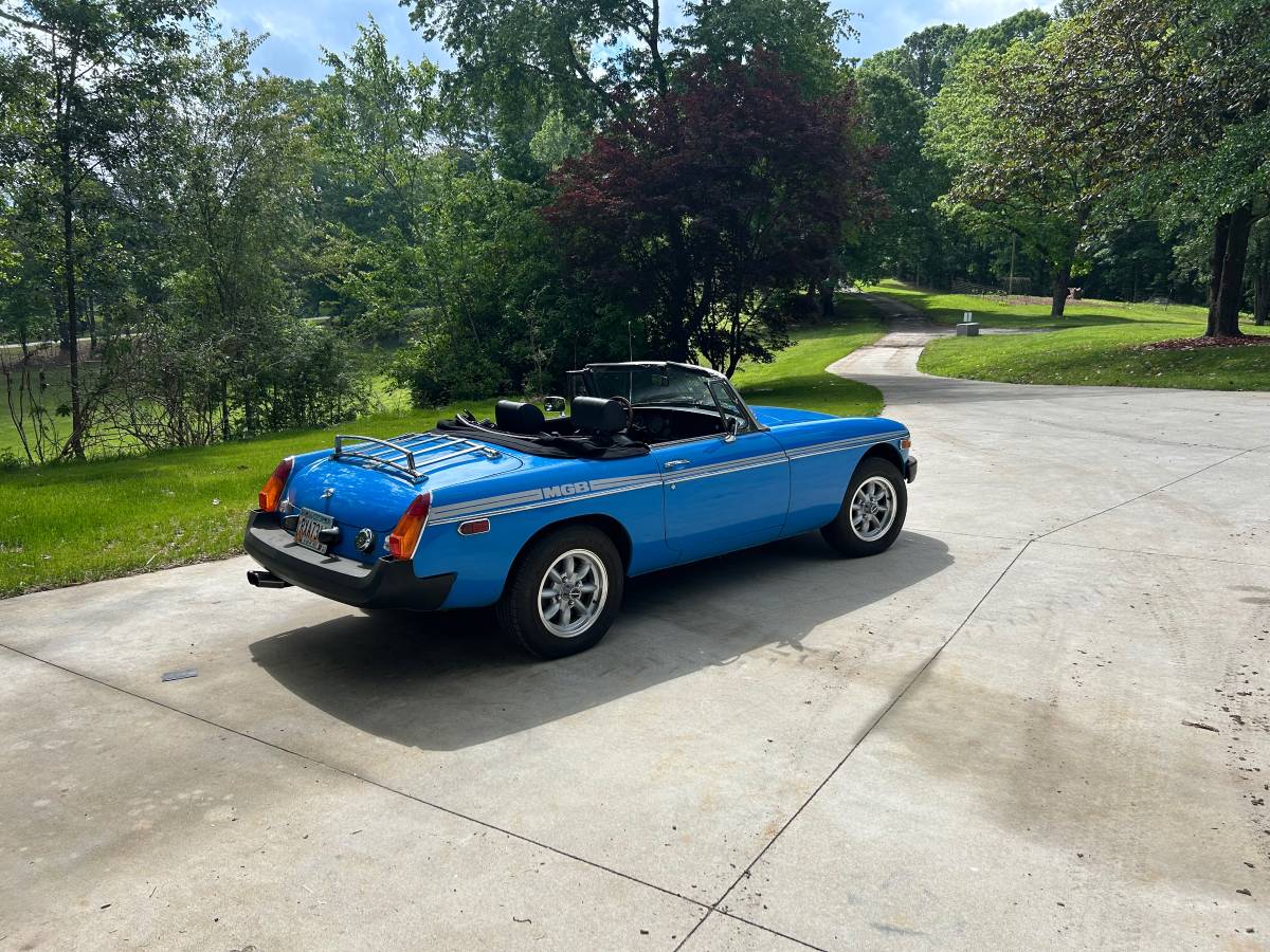 Mgb-convertible-1979-blue-2