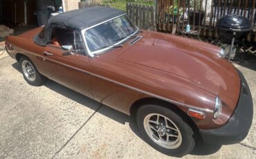 Mgb-convertible-1979-brown-11