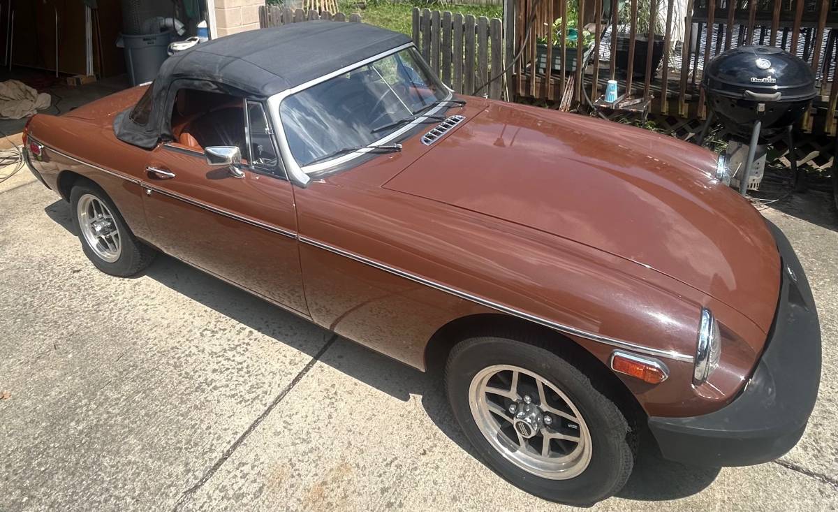 Mgb-convertible-1979-brown-11