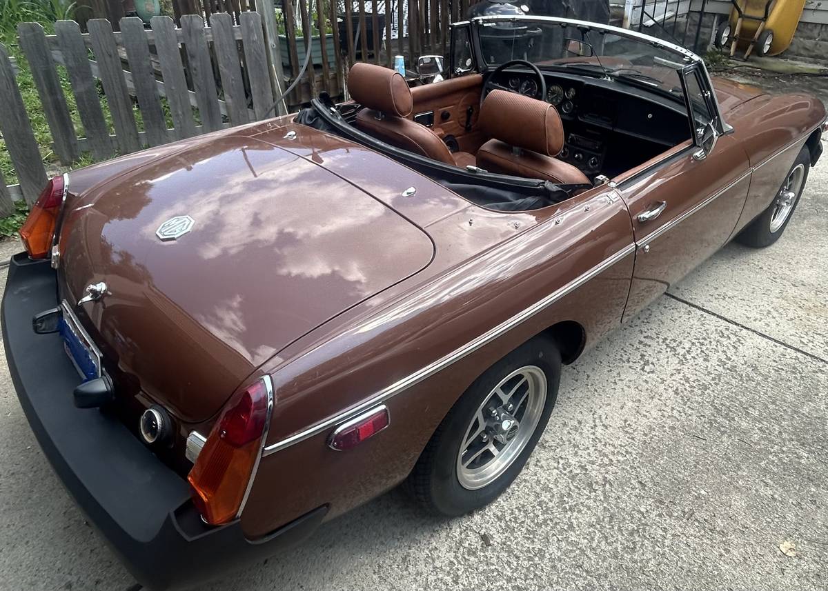Mgb-convertible-1979-brown-14