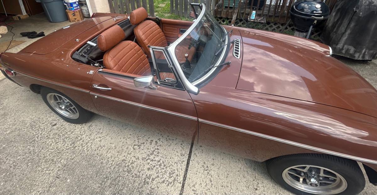 Mgb-convertible-1979-brown-15