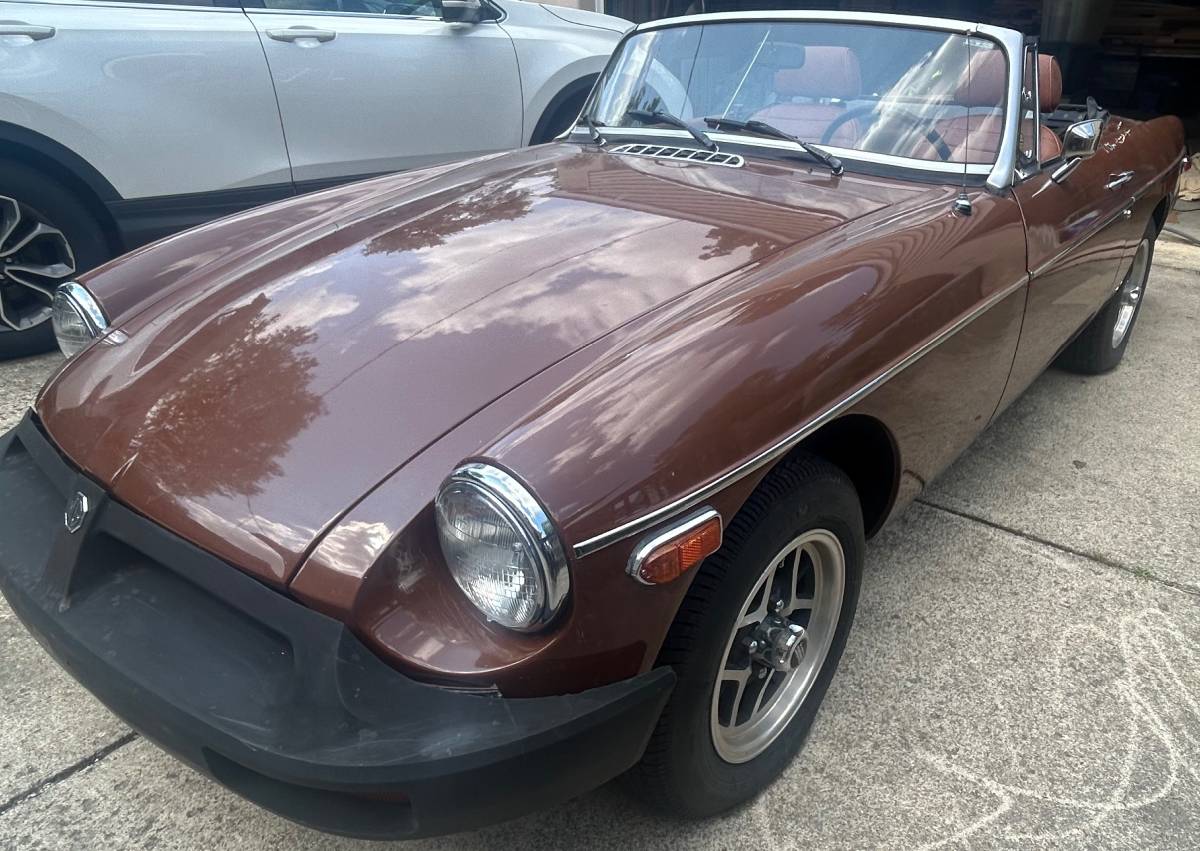 Mgb-convertible-1979-brown-17
