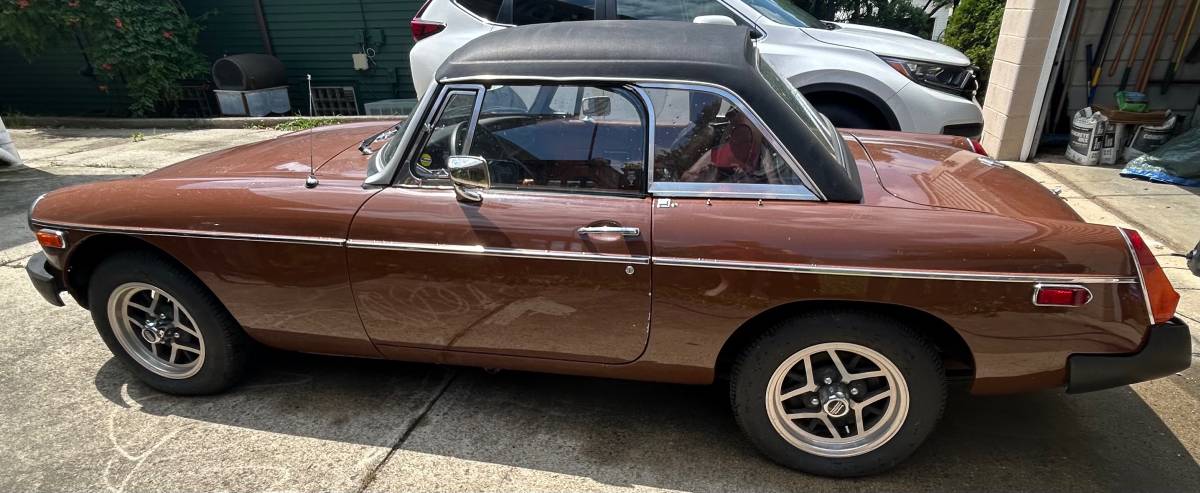 Mgb-convertible-1979-brown-19