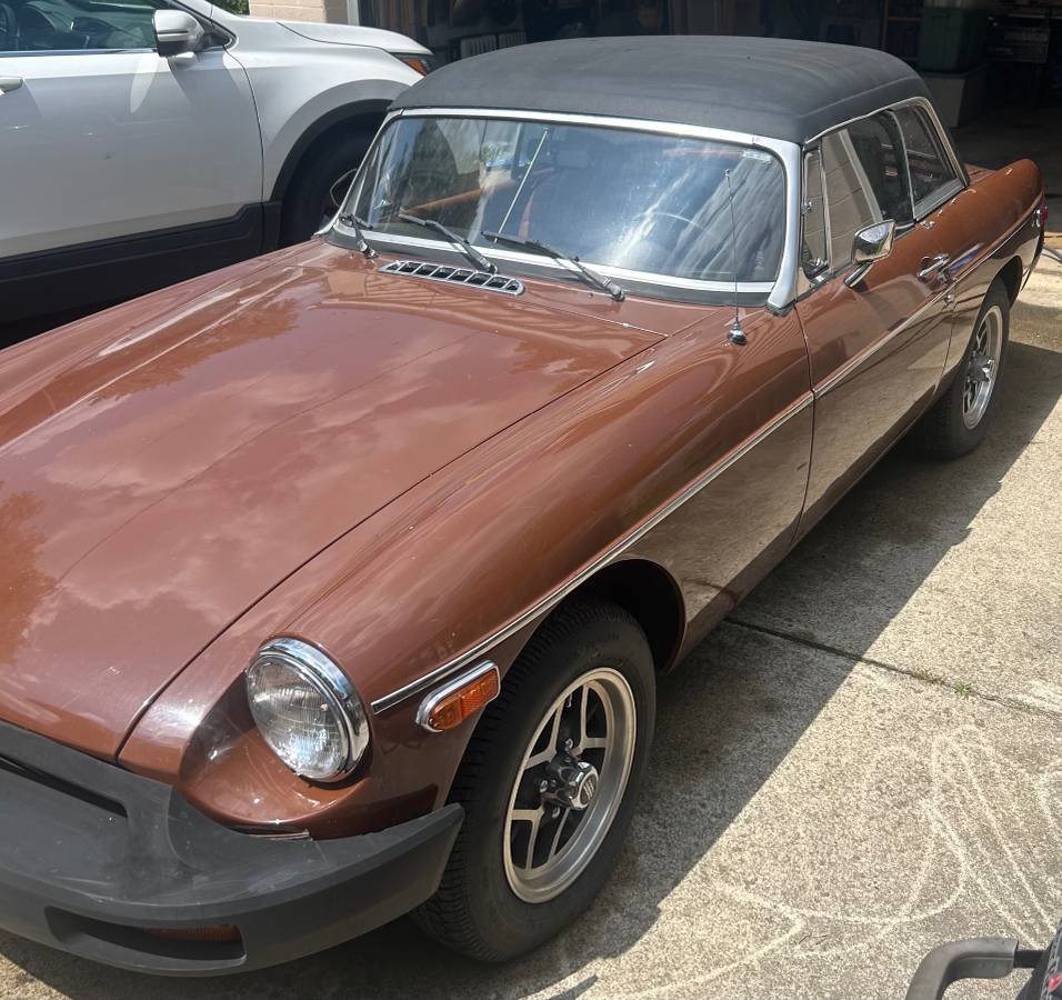 Mgb-convertible-1979-brown-2
