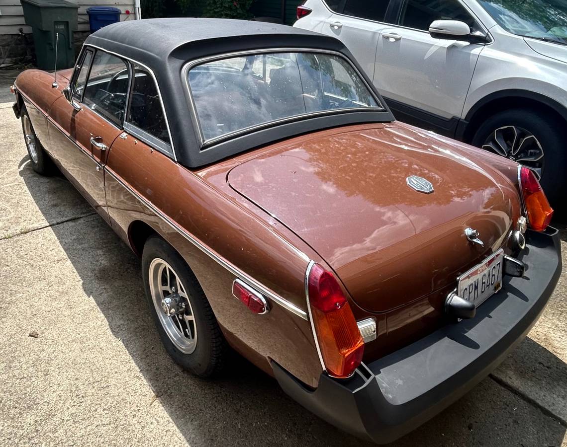 Mgb-convertible-1979-brown-3