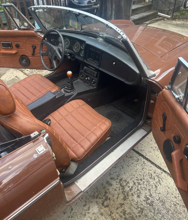 Mgb-convertible-1979-brown-5