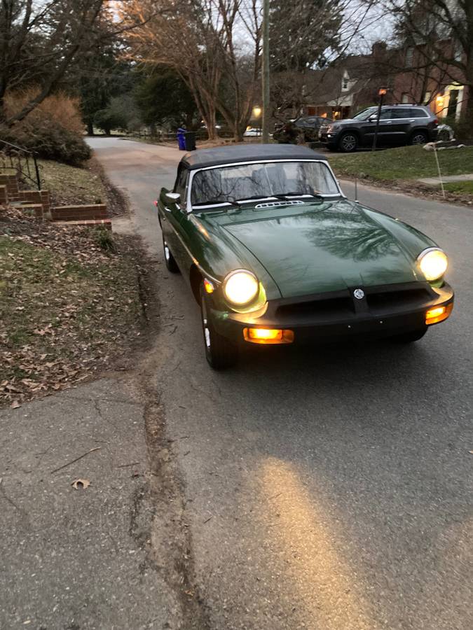Mgb-convertible-1979-green-7