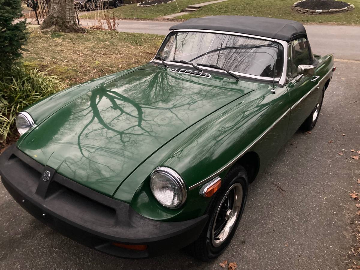 Mgb-convertible-1979-green-8