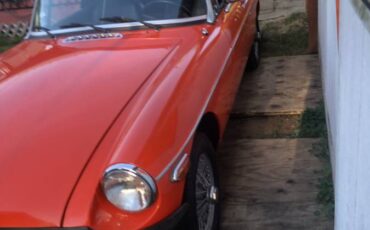 Mgb-convertible-1979-orange-10
