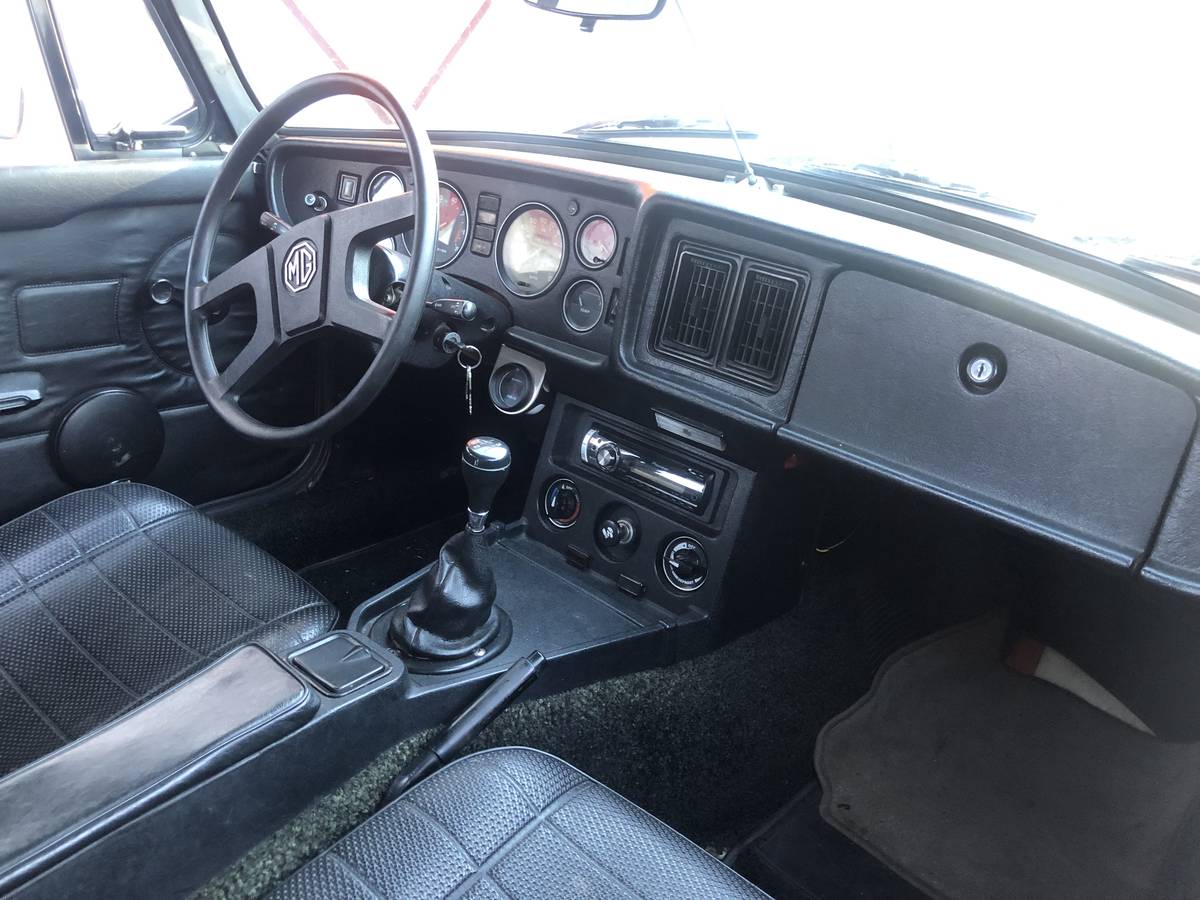 Mgb-convertible-1979-orange-5