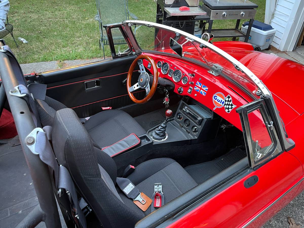 Mgb-convertible-1980-red-12