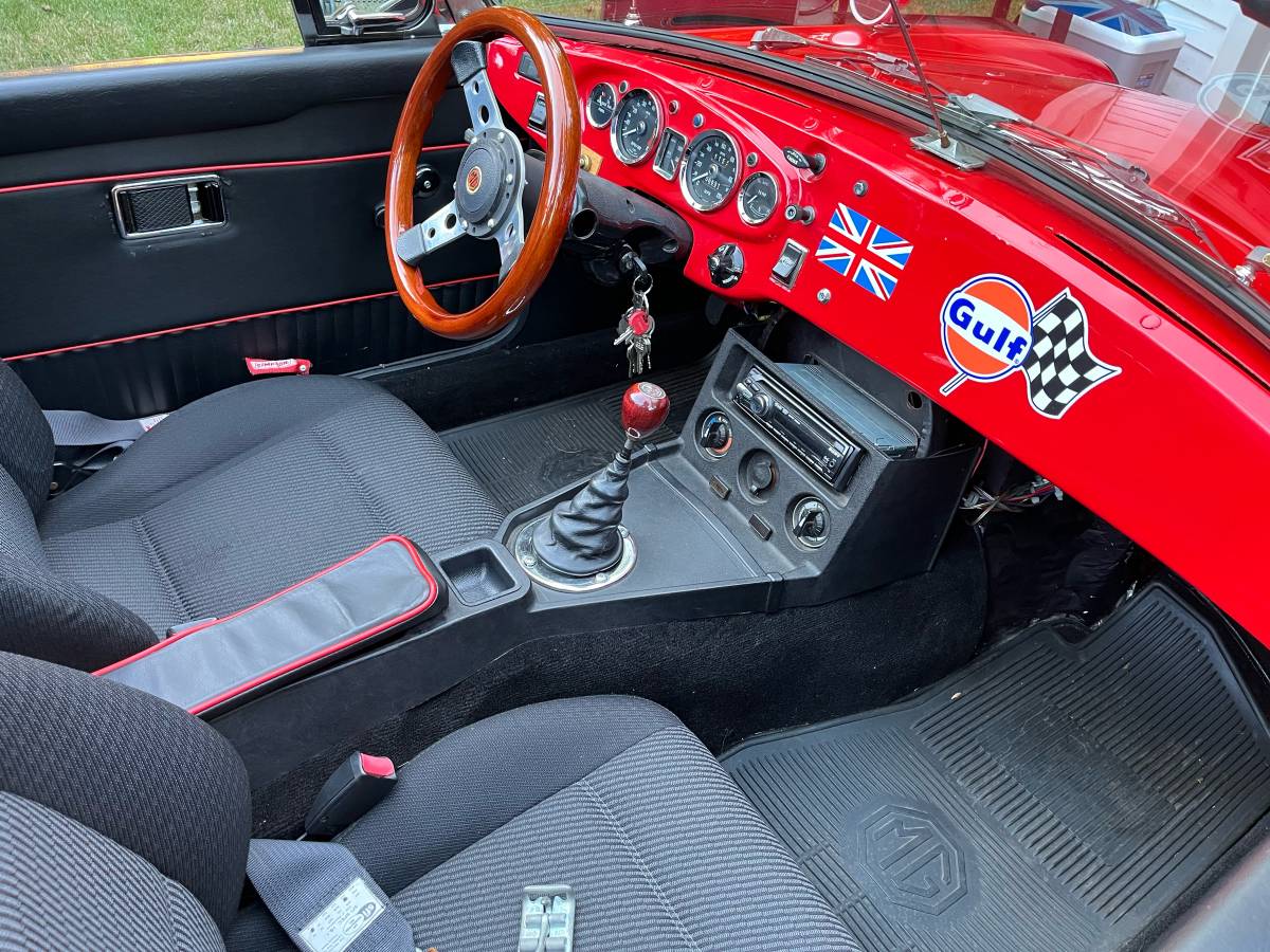 Mgb-convertible-1980-red-13