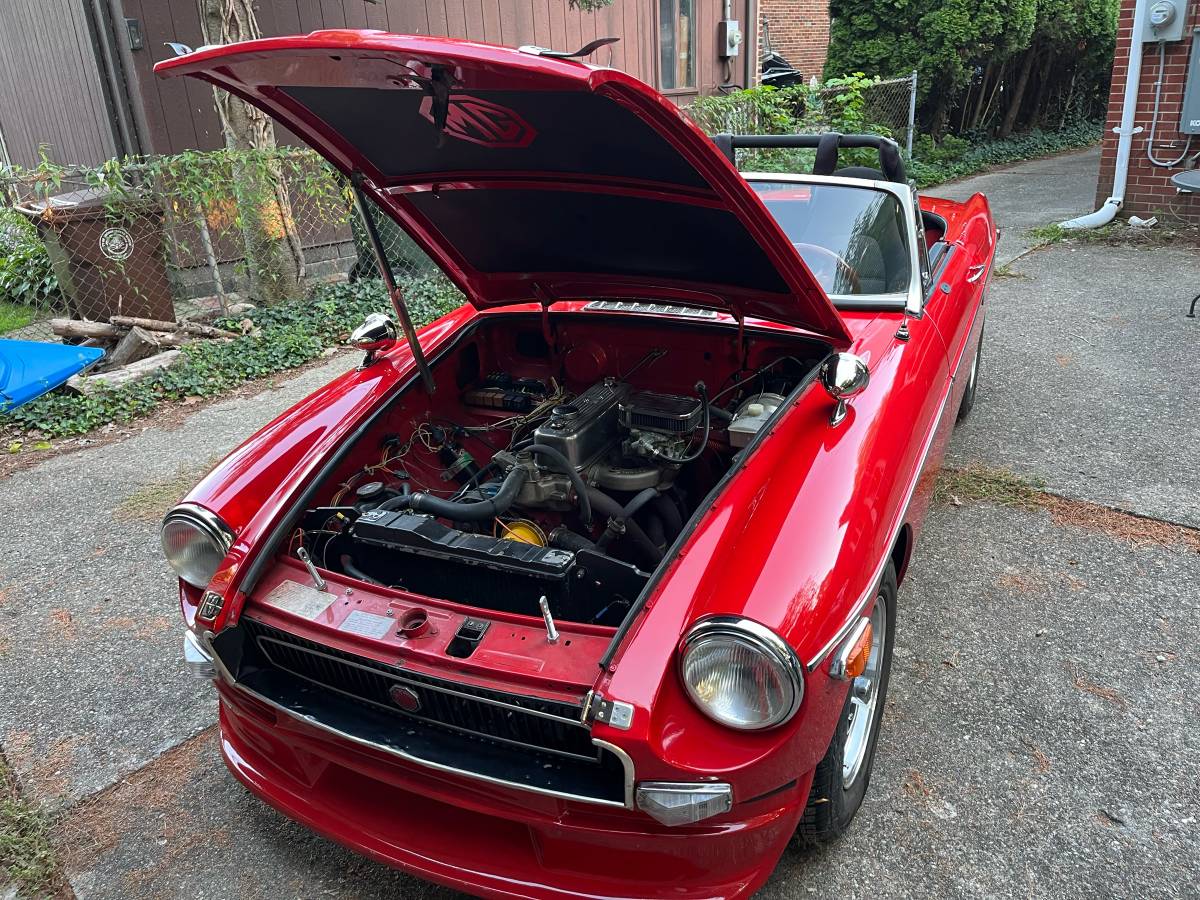 Mgb-convertible-1980-red-17