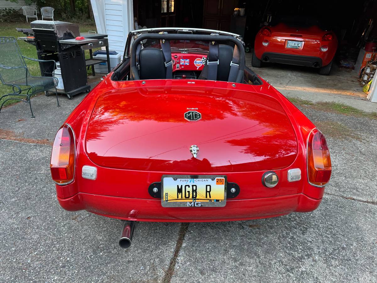 Mgb-convertible-1980-red-9